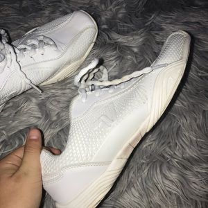 varsity cheer shoes 7.5